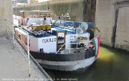 Bild: Das Heck der MS Tokaj 2. Ungewöhnlich ist der hintenliegende Zugang zur Schiffswohnung.