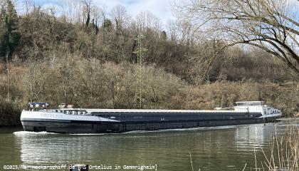Bild: MS Ortelius unterwegs auf dem Neckar mit Ziel Plochingen.